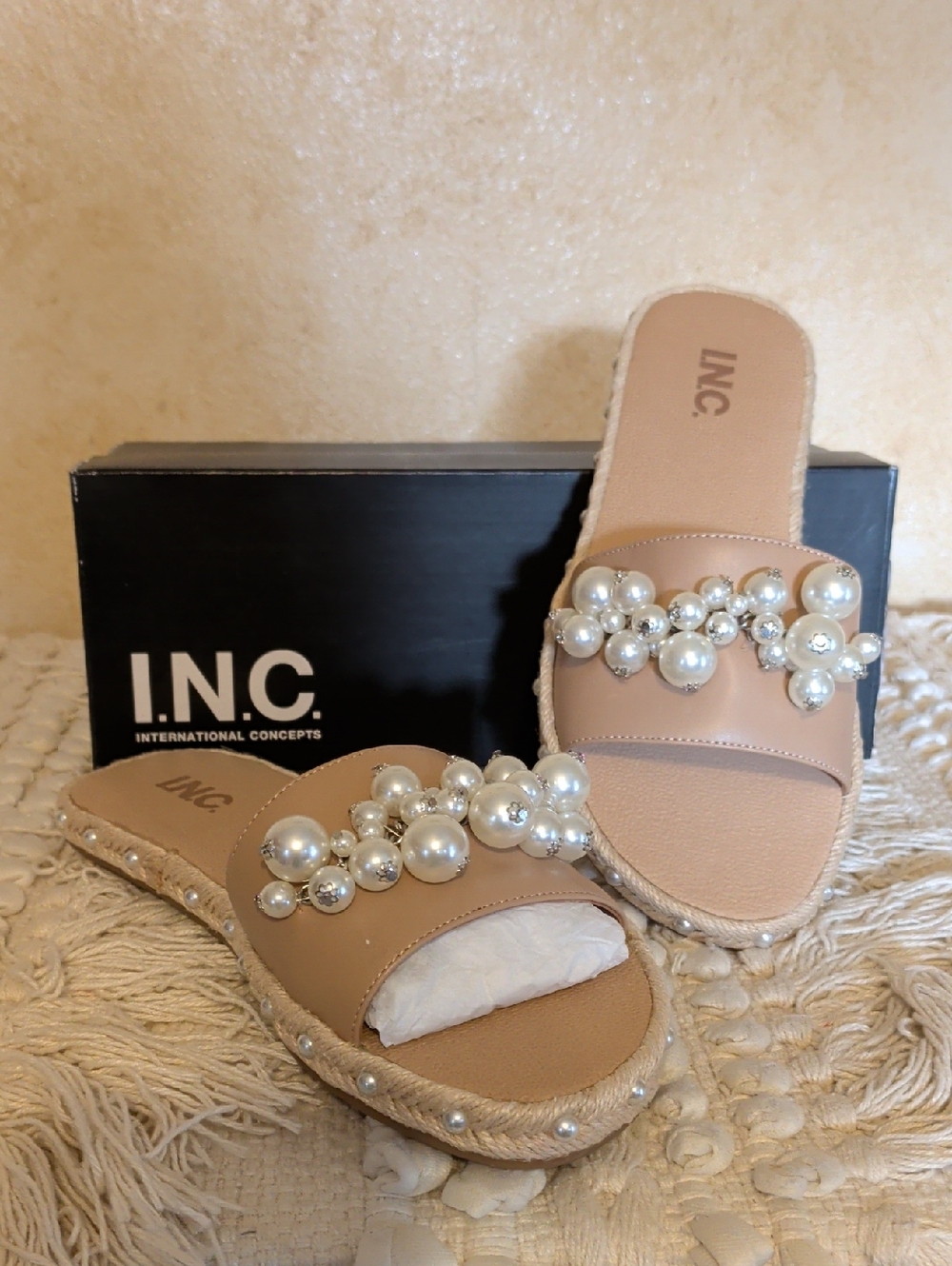 INC NIB 9 Pearl Sandals